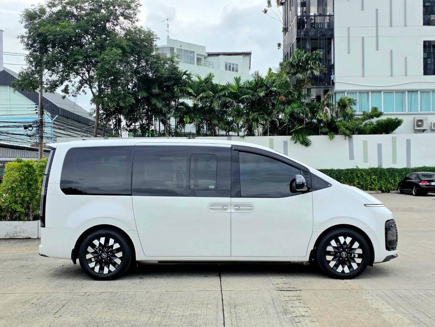 (แจ้งรหัสรถ PEAT641) HYUNDAI STARIA PREMIUM (SUNROOF) ปี 2025 แท้ รูปย่อยที่ 3