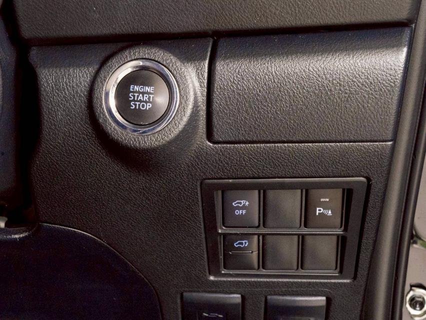 Toyota Fortuner 2.8 Legender 4WD ปีจด 2021 19