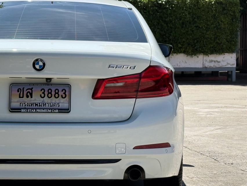 2019 BMW 520D G30 รถมือเดียวออกป้ายแดง รถวิ่งน้อย เข้าศูนย์ตรงตามระยะ รถไม่เคยมีอุบัติเหตุครับ 9