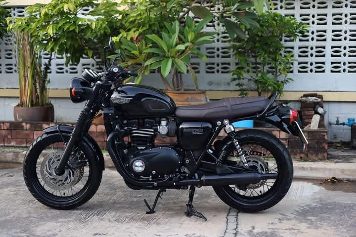 ส่งต่อ Triumph Bonneville T120 สีดำ