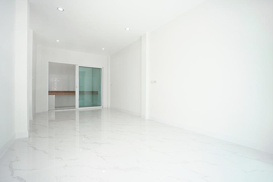 ทาวน์เฮ้าส์หมู่บ้านลภาวัน 22  5
