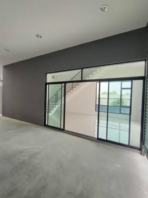 ให้เช่า โฮมออฟฟิศ พร้อมโกดัง 450 ตร.ม.หลังมุม บางใหญ่ นนทบุรี ซอยกันตนา ใกล้ รพ.บางใหญ่ ไฟฟ้า 3 เฟส 30 แอมป์ เหมาะสำหรับทำโฮมออฟฟิศ และเก็บสินค้า 7