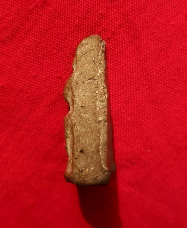 พระนางพญา พิษณุโลก เข่าโค้ง เนื้อละเอียดหายาก รูปที่ 3