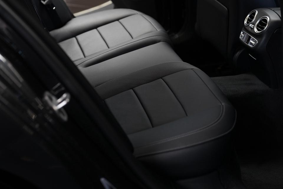 Benz E300e AMG dynamic (Facelift) 2021 สีเทา ไมล์ 38,xxx กิโล รถเซอร์วิสศูนย์ตลอด รูปที่ 19