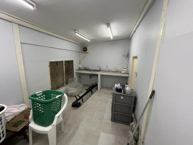 ให้เช่า บ้านเดี่ยว เนื้อที่ 200 ตร.วา ซอยพหลโยธิน30 มีบริเวณสวนร่มรื่นเหมาะอยู่อาศัย เดินทางสะดวก 12