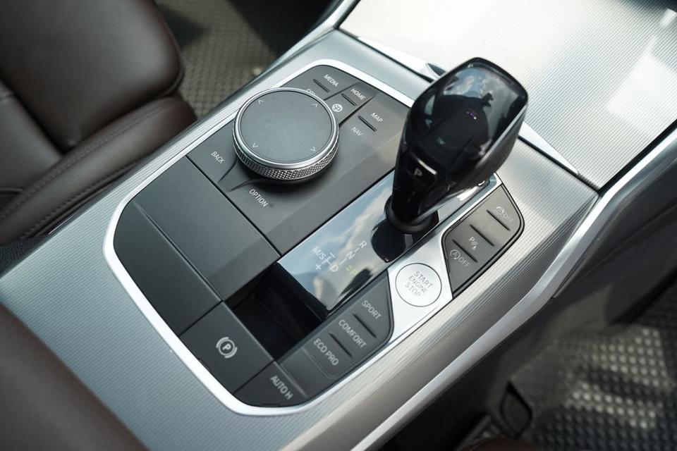 320d Limousine RHD
