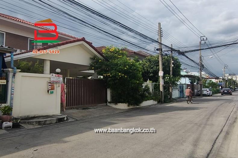 ที่ดินพร้อมบ้านเดี่ยว หมู่บ้าน ร่มเย็น พระยาสุเรนทร์ ซอย 9 เนื้อที่ 60 ตรว แขวงบางชัน เขตมีนบุรี จ.กรุงเทพมหานคร 1