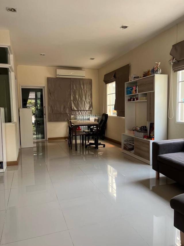 ขายทาวน์โฮม 2 ชั้น หมู่บ้านโกลเด้น ทาวน์ ลาดพร้าว ซอยนวมินทร์ 42 แยก 27 ถนนประเสริฐมนูกิจ แขวงคลองกุ่ม เขตบึงกุ่ม กรุงเทพ ขายราคา 4.30 ล้านบาท 20