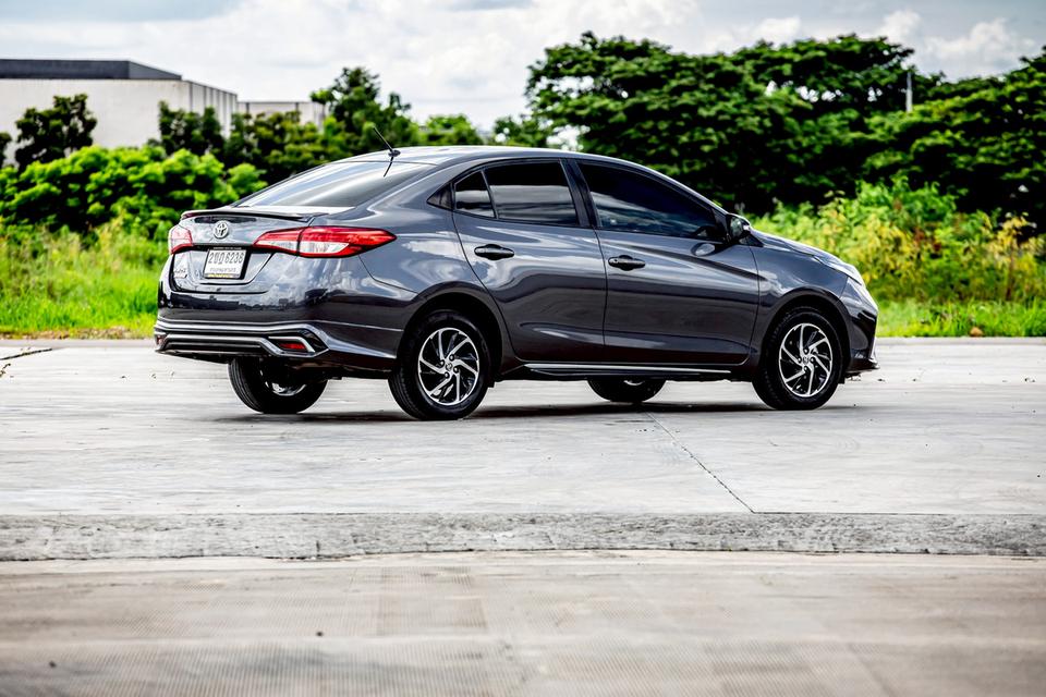 Toyota Yaris Ativ 1.2Entry ปี2022  สีเทา มือเดียวป้ายแดง  5
