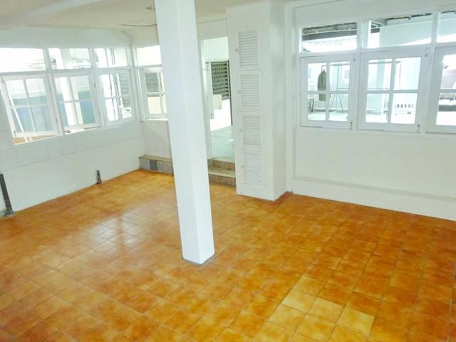 ถ.สิรินธร ให้เช่าบ้าน2 ชั้น หลังใหญ่ 5นอน ตั้งฮั่วเส็ง 750 ม.127ตร.วา.380 ตร.ม. MRTบางยี่ขัน 2กม.รีโนเวทใหม่ 3น้ำ บางพลั 6