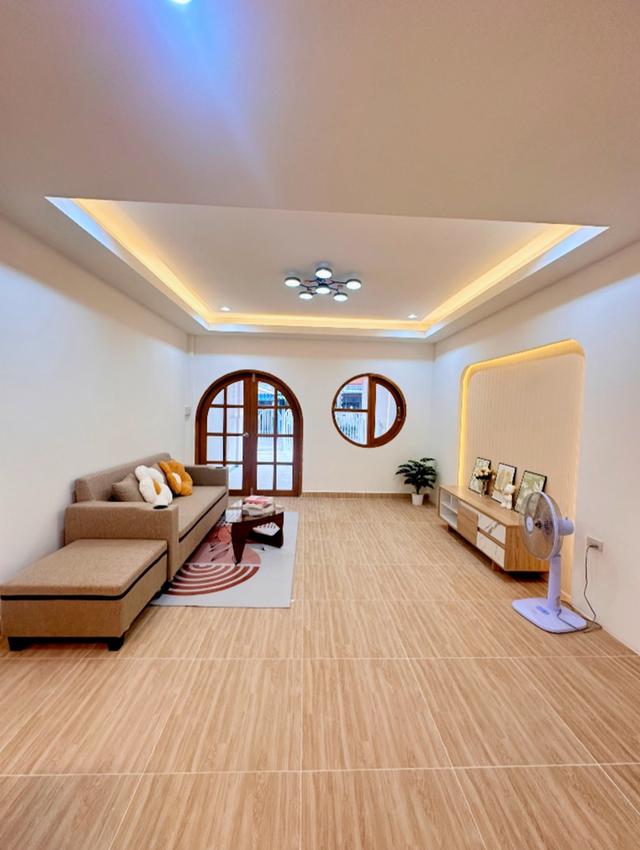 วนารมย์ ถ.ฉลองกรุง 24 6