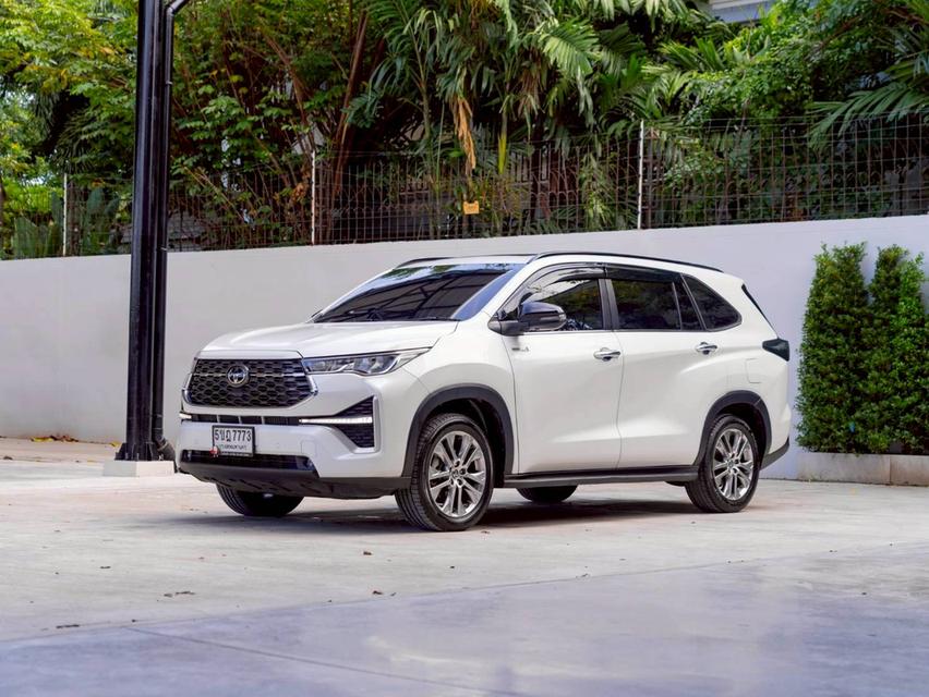 Toyota Innova Zenix 2.0 Hev Premium ปีจด 2024
