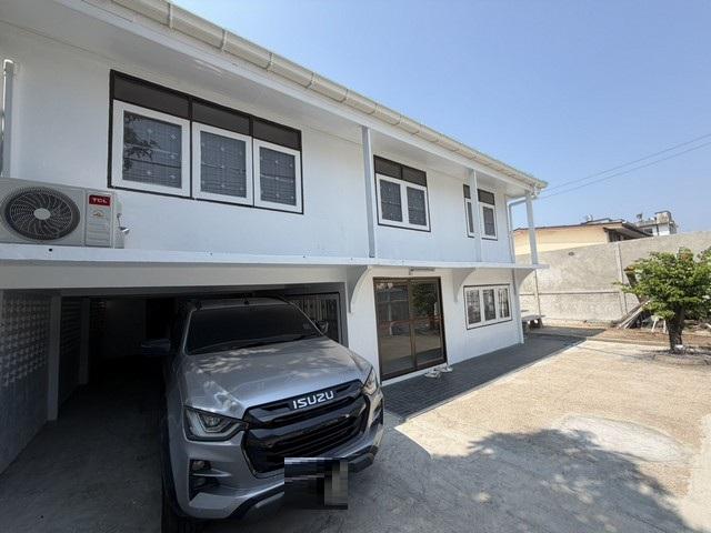 P664 ให้เช่าบ้านเดี่ยว รีโนเวทใหม่ ซอย วชิรธรรมสาธิต 57 สุขุมวิท1011 ถนนวชิรธรรมสาธิต ออกซอยศรีนครินทร์ 42 ได้ 13