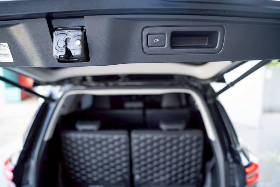 TOYOTA FORTUNER 2.4V Leader 2WD ปี 2020 (จด 2021) 9