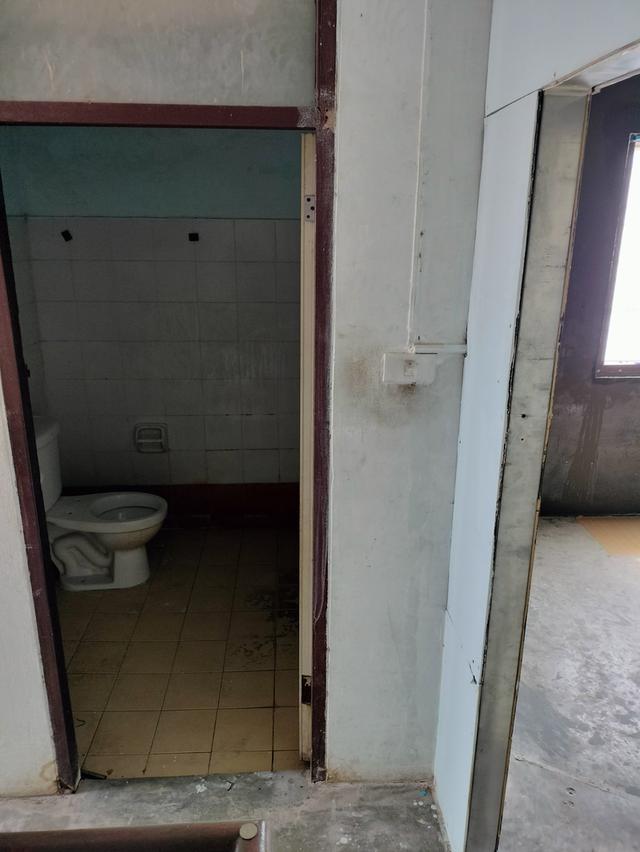 อาคารพาณิชย์ ห้องริม คลอง 6 ธัญบุรี หมู่บ้านเบญจทรัพย์ 5