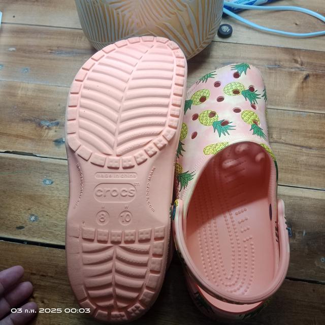 รองเท้า CROCS มือ2 แท้ 100% สีลายสัปปะรด ขนาด M8 หรือ เบอร์ 41 ยาว26-26.5ซม. สภาพเกิน80% ราคา359฿ ค่าส่ง39฿ สอบถามข้อมูลเพิ่มเติม Line : @992pqepo 2