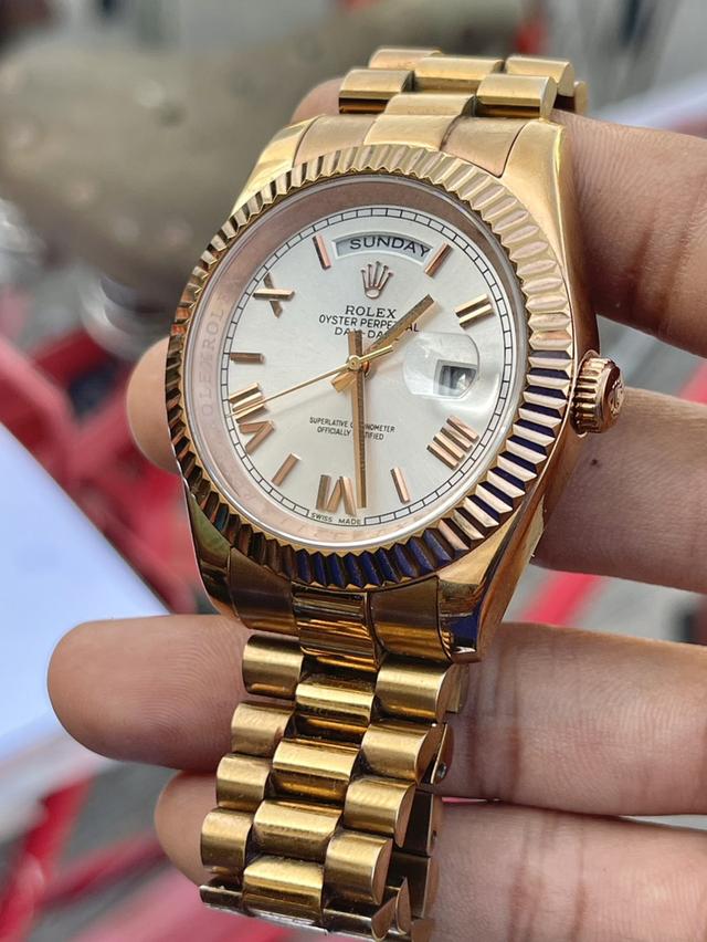 นาฬิกาข้อมือโรเล็กซ์ รุ่น DayDate เดย์-เดท ทองคำชมพู 18กะรัต