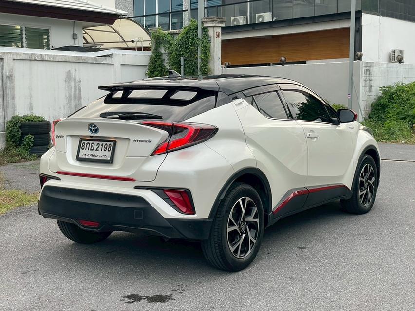 Toyota C-HR Hybrid  Y19 Wagon 4dr 1.8 HI HV  CVT FWD top  1.8 (Hybrid) สีขาว ออโต้