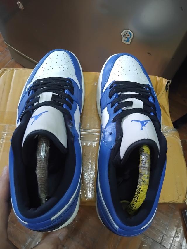 JORDAN 1LOW EUR 44.5/28.5สวยมีร่องรอยการใช้งานปรกติพื้นดีเต็ม350ค่าส่ง50 รูปที่ 3