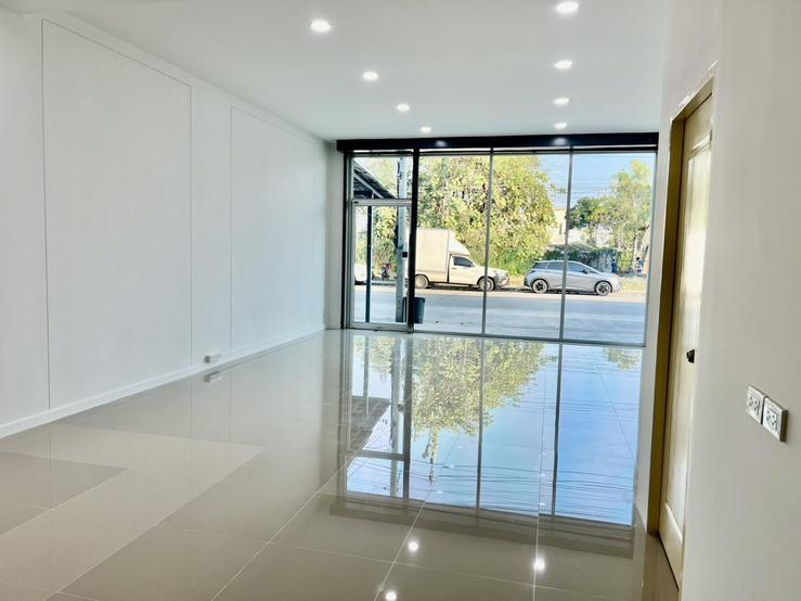 ขาย อาคารพาณิชย์ 3 ชั้น หน้ากว้าง 5.5 ม. ในซอยกันตนา นนทบุรี 3