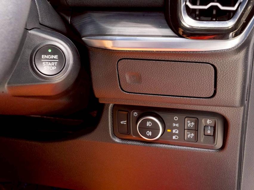 Ford Everest 2.0 Sport ปีจด 2025 8