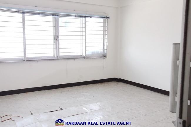 ขายตึก 1คูหา 3ชั้นครึ่ง 25ตร.ว. พระยาสุเรนทร์22 เหมาะทำโรงเรียนกวดวิชา หอพัก ที่สต๊อกสินค้า ออฟฟิศ ราคาเพียง 3.5ล้านเท่านั้น 5