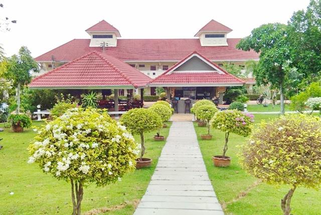 ถ.พรประภานิมิตร 3305ตรม. Pool Villa โรงแรม 40 ห้อง 8 ไร่ สยามคันทรีคลับ 4.5กม.ให้เช่าขาดทุน 50% 2ชั้น รีสอร์ท 8 หลัง พัท 7