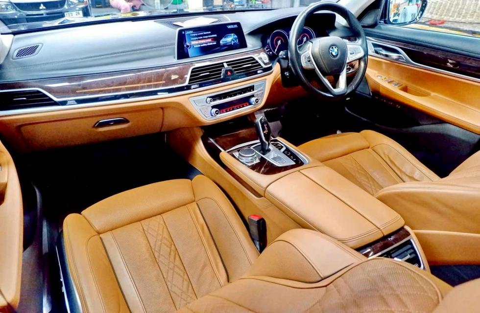 BMW 740Le xDrive Pure Excellence (G12) ปี 2017 13