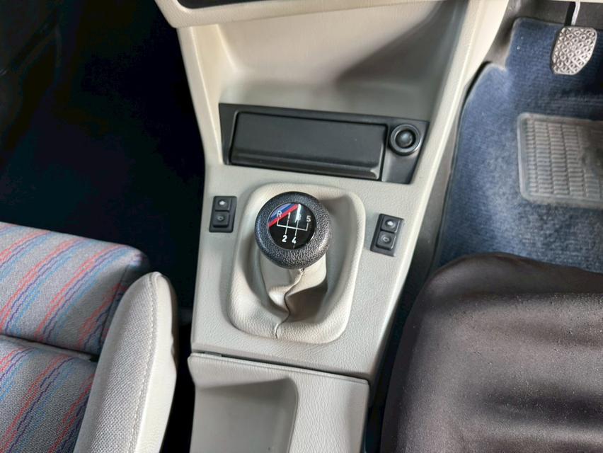 1990 BMW 318i 1.8 E30 MT 2 ประตู  เกียร์ธรรมดา พร้อมใช้งาน รูปที่ 13