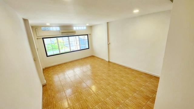 ใจกลาง CBD สาทร สาธุประดิษฐ์17-27 ให้เช่าทาวน์โฮม 3 นอน 3 น้ำ BTS ช่องนนทรี 2.4 กม. บ้าน 3 ชั้นพร้อมดาดฟ้า เซ็นทรัลพลาซ่ 3