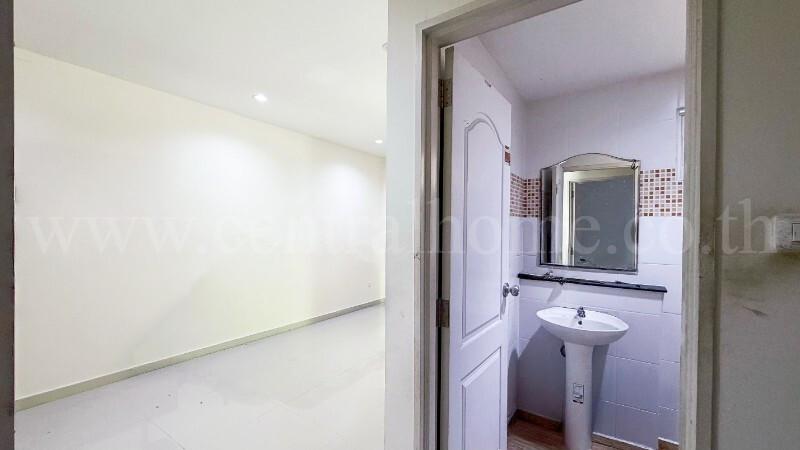 ทาวน์โฮม ไอลีฟ ทาวน์ พระราม 2 กม.14 ต่อเติมครบ สภาพดี พร้อมอยู่ 6