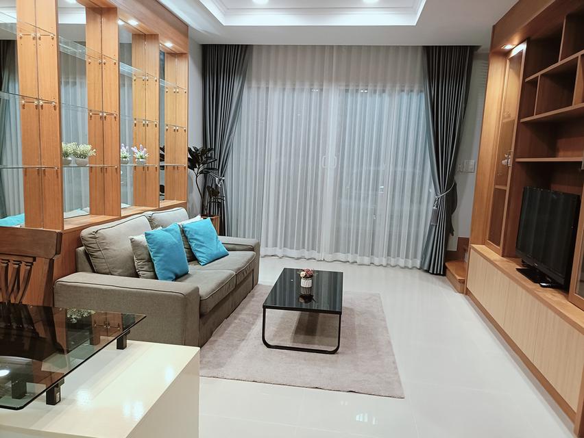 ให้เช่า ทาวน์โฮม 3 ชั้น 20 ตร.ว. 3 นอน 3 น้ำ 35,000 บาท/เดือน 4
