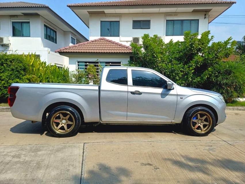 ปี2021 ISUZU D-MAX M ดีเซล สภาพนางฟ้าสวยจัดจ้าดด 5