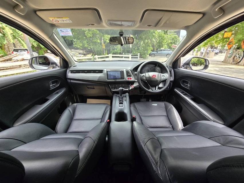 Honda HRV 1.8E ปี 2015  เจ้าของเดียว  9