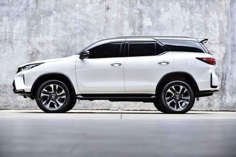 FORTUNER LEGENDER BLACK TOP ทะเบียนคืน รูปที่ 9