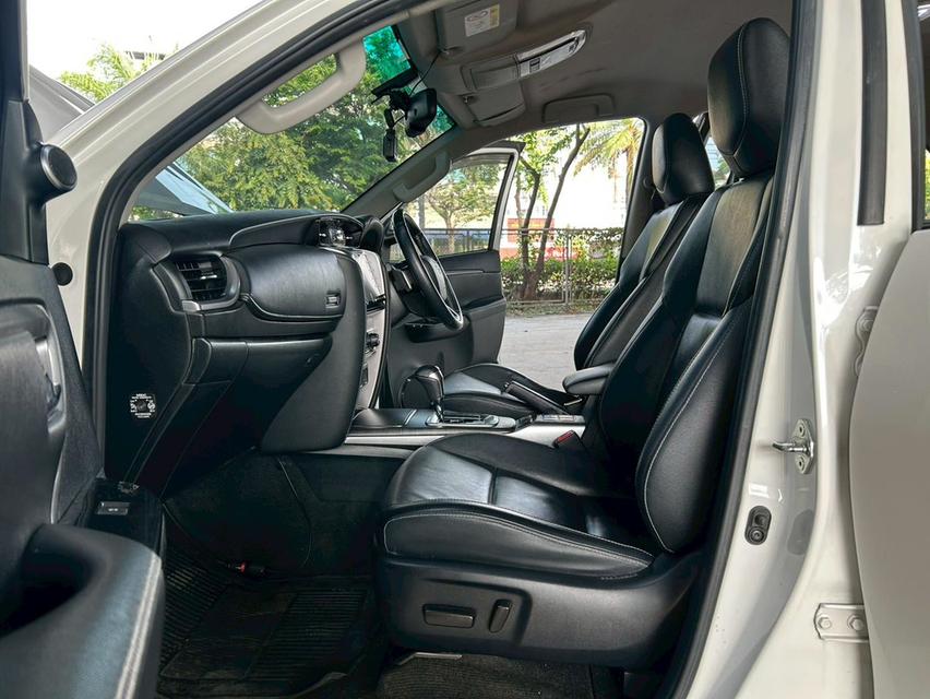 🚗 2021 Toyota Fortuner 2.4 V 2WD AT รูปที่ 17