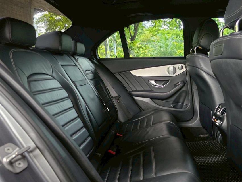 Benz C350e Amg ปี19 12