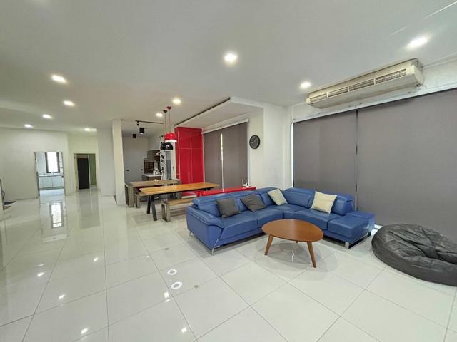 ให้เช่าบ้านเดี่ยว โชคชัย 4 ลาดพร้าว 5 ห้องนอน 4 ห้องน้ำ 440 ตร.ม. มีเฟอร์นิเจอร์ พร้อมอยู่ 7