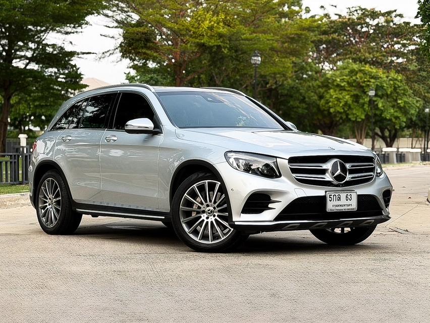 Benz GLC250d AMG Dynamic 4matic ปี 2018 Top สุด Facelift ดีเซลล้วน เจ้าของเดียว หลังคา รูปย่อยที่ 3