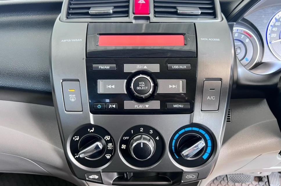 Honda City 1.5V เบนซิน-CNG เกียร์ออโต้ ปี2013 16