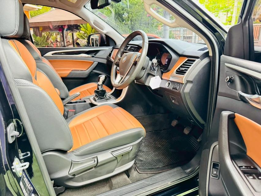 #MG Extender 2.0 Giant Cab Grand X ปี 2022 เกียร์ : เกียร์ธรรมดา เครื่องยนต์เบนซิน : 2,000 CC OPTION : 10