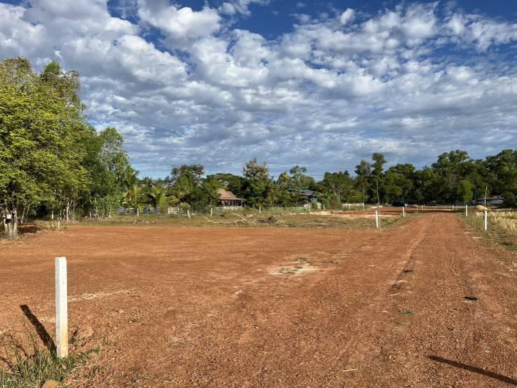 ขายที่ดินเปล่า ใกล้เทศบาลฮางโฮง อำเภอเมืองสกลนคร 6