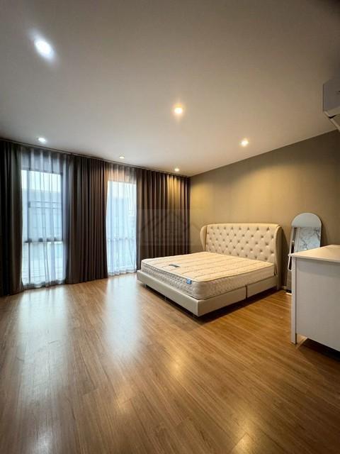 ขาย เช่าทาวน์โฮม 3 ชั้น โครงการ บ้านกลางเมือง ลาดพร้าว-เสรีไทย 52 ใกล้ทางด่วน กาญจนา-มอเตอร์เวย์ พร้อมเข้าอยู่ 11