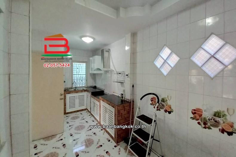 บ้านเดี่ยว เนื้อที่ 34.8 ตร.ว. หมู่บ้านนันทวัน 10 (ซอยเลียบวารี 37) ถนนเลียบวารี แขวงโคกแฝด เขตหนองจอก 17