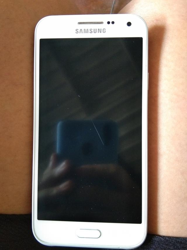 Samsung Galaxy E5 1