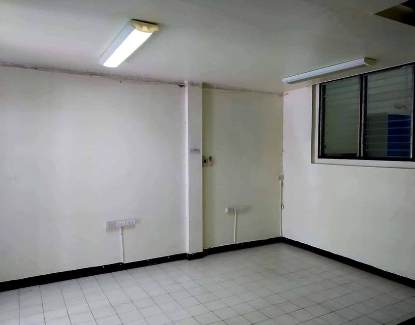 . โฮมออฟฟิศลาดพร้าวติดบีทีเอสให้เช่า 33,000 13