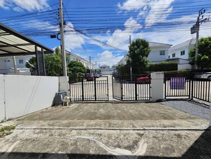 บ้านหลังมุม ทาวน์โฮม 2 ชั้น โครงการเดอะคอนเนค วงแหวน – พระราม 9  ใกล้สุวรรณภูมิ เดินทางสะดวก 12