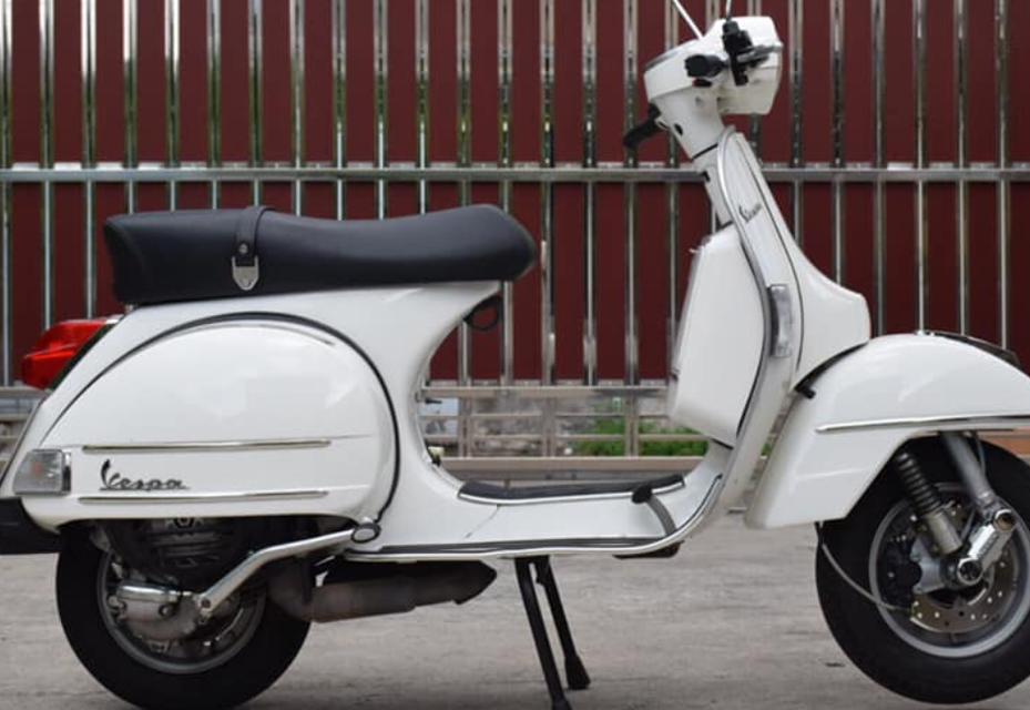 ปล่อยขาย Vespa PX 125 สีขาว