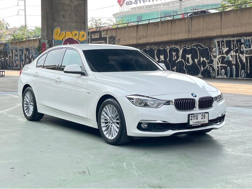 ขาย BMW 320i Luxury Lci ปี18