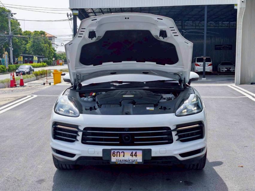 รหัสรถ  KPV53 2025 PORSCHE CAYENNE 3.0 HYBRID COUPE สีใหม่ Moonlight Blue  3